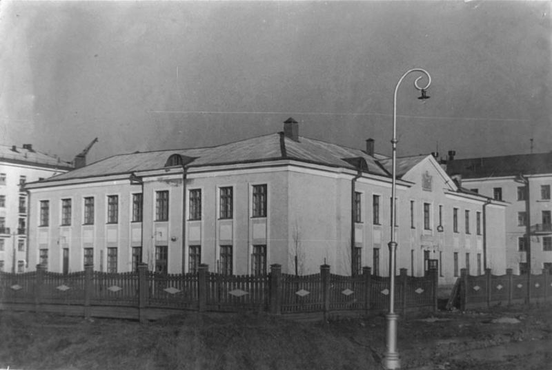 Старое здание школы Старое здание школы